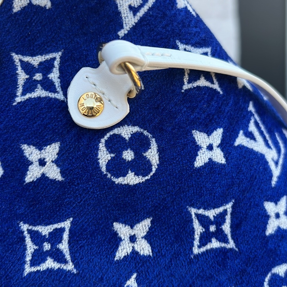 $125 ENTRY for this LTD BLUE VELVET 2022 LV NEVERFULL Customer Appreciation - Picture 7 of 17